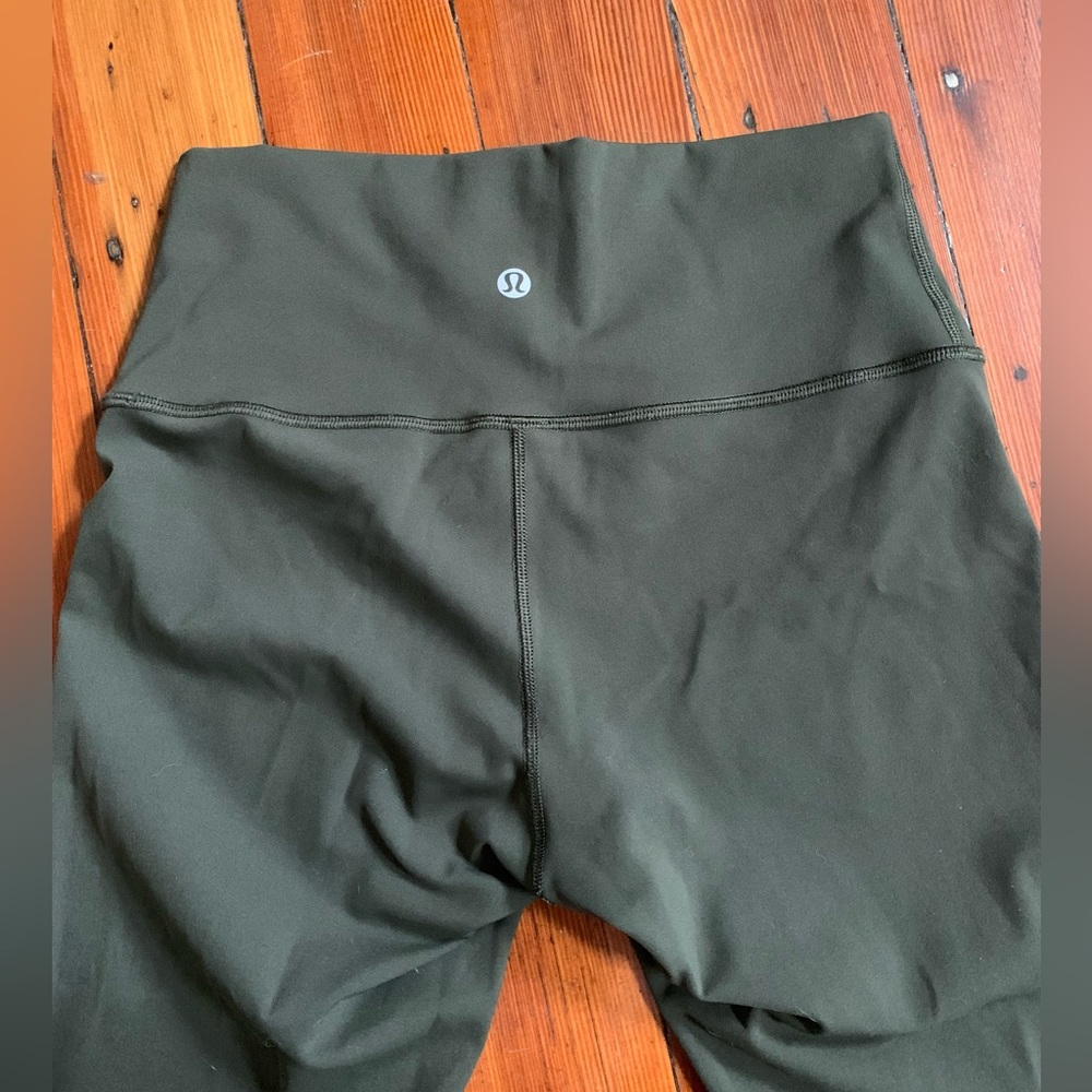 LuluLemon Wunder Under Crops